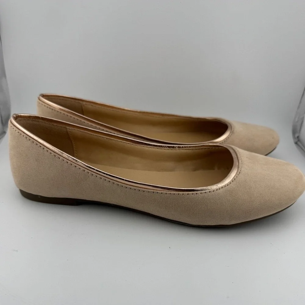 LC Lauren Conrad Ballet Flats 8.5 Nude Excellent Faux Suede Metallic Trim (1888)